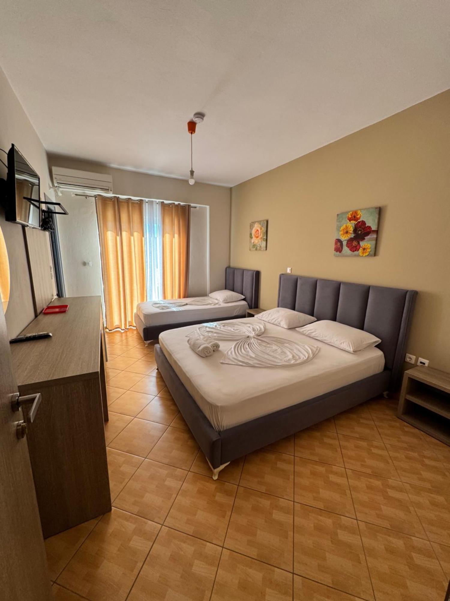 Hotel Driloni คซามิล ภายนอก รูปภาพ